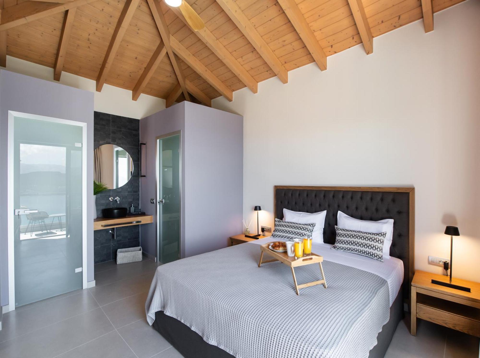 Highview Luxury Villa *