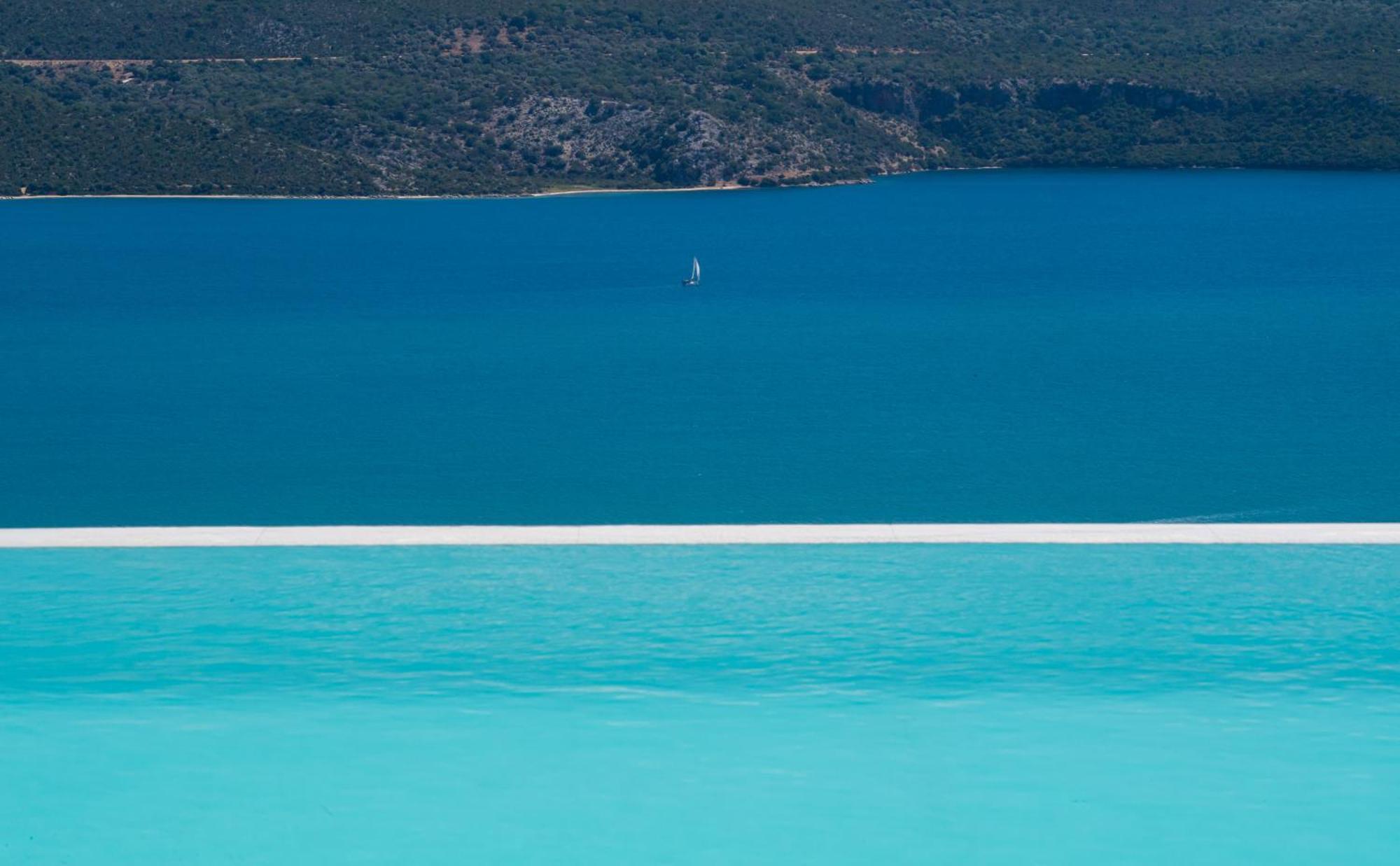 Highview Luxury Katouna