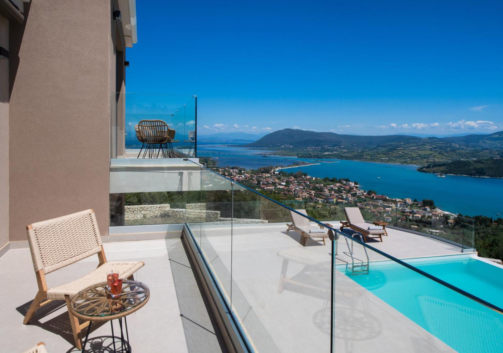 Highview Luxury Villa *