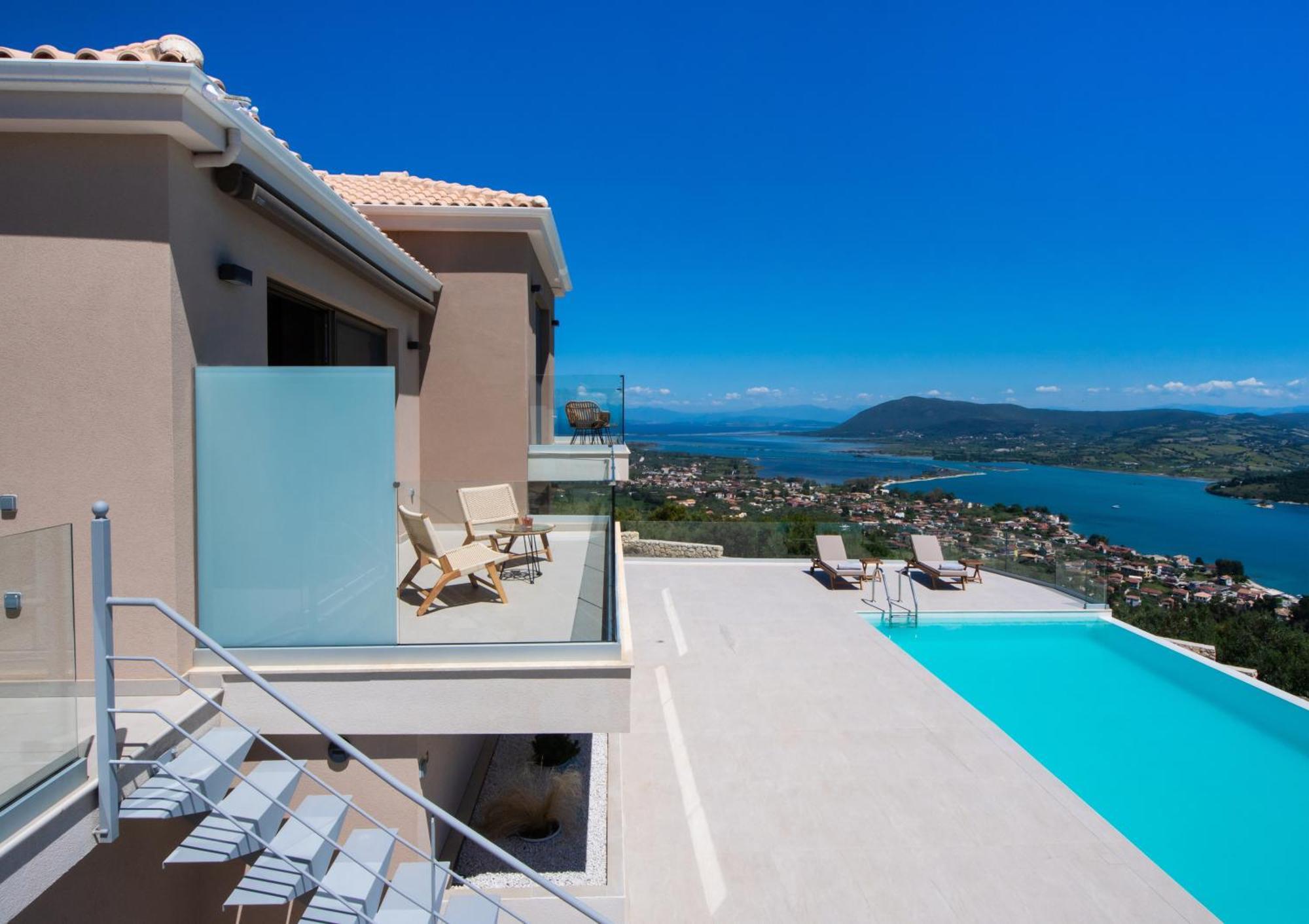 Highview Luxury Villa *